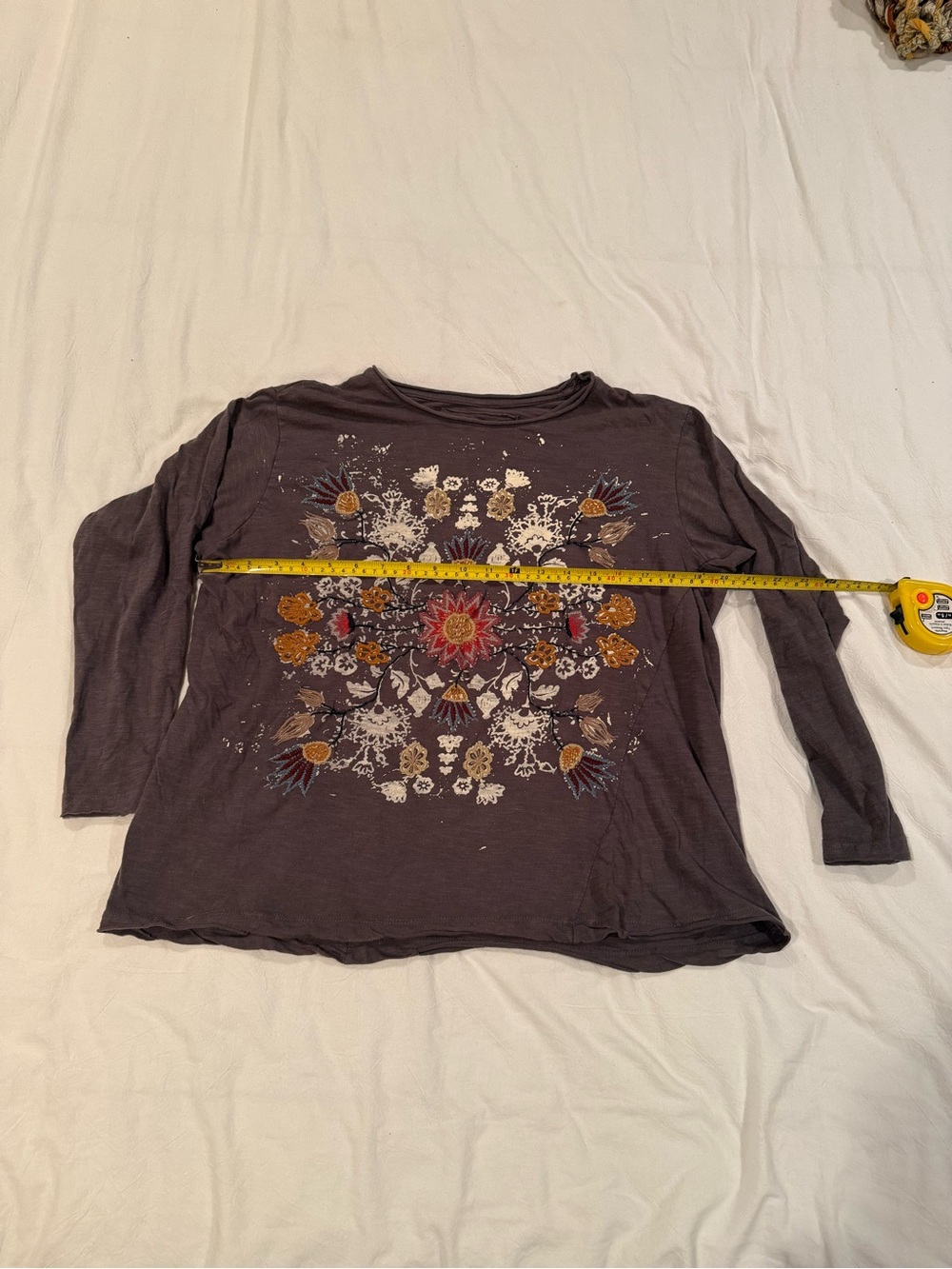 Embroidered Floral Long-Sleeve Top - Gray - Picture 6 of 7